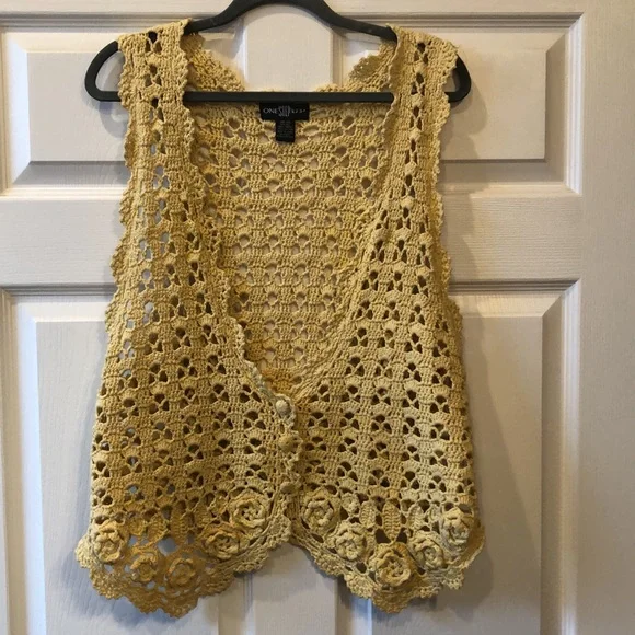 One Step Up Crocheted Vest - Picture 2 of 14